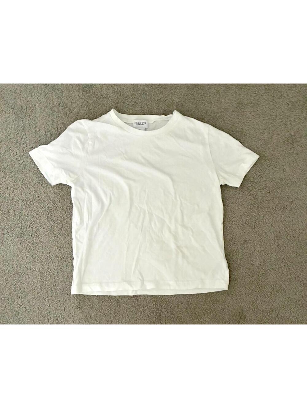White tee